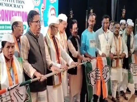 কংগ্রেসের মন বড়!